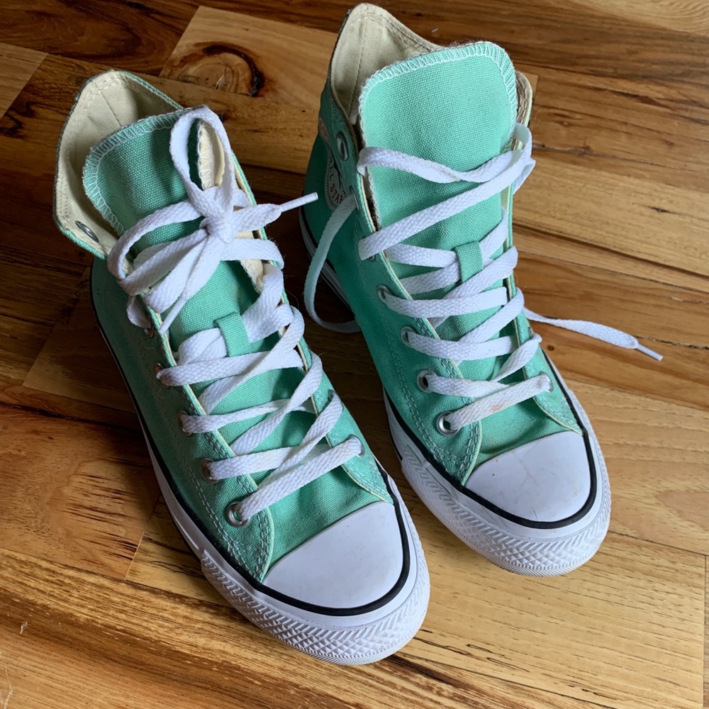 Mint converse